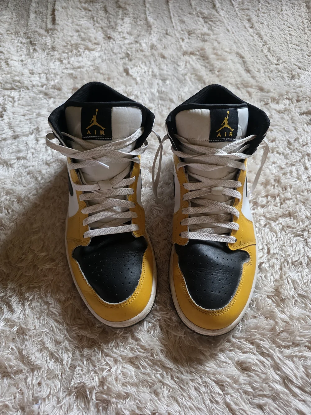 Nike Air Jordan High-Top Sneakers - Black/Yellow/White